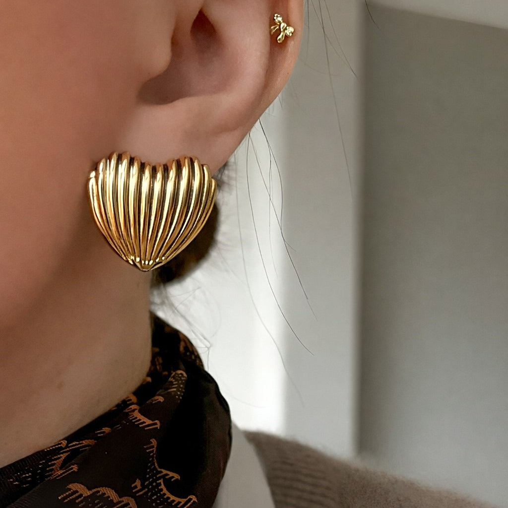 Ribbled Heart Earrings