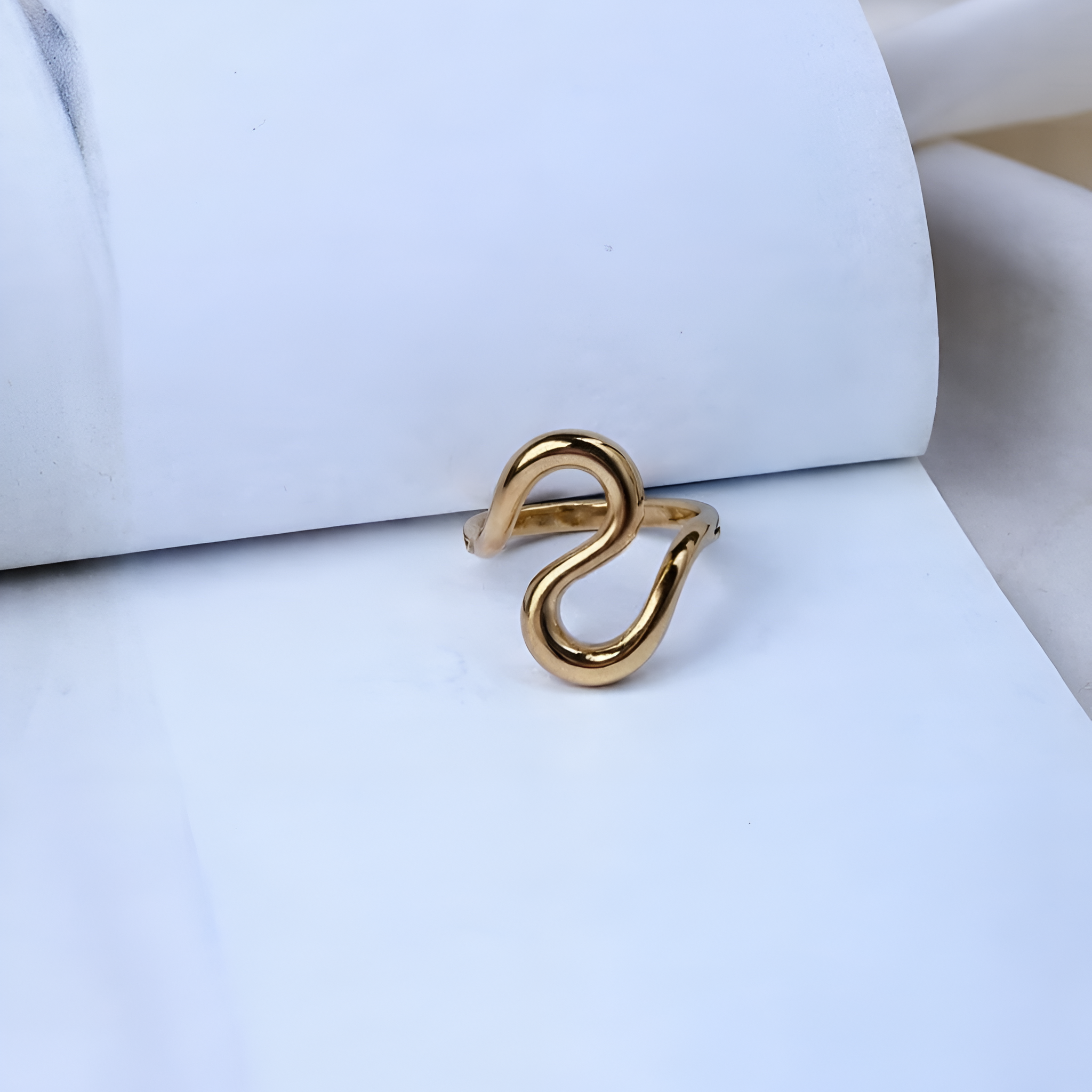 Sorelle Curve Ring